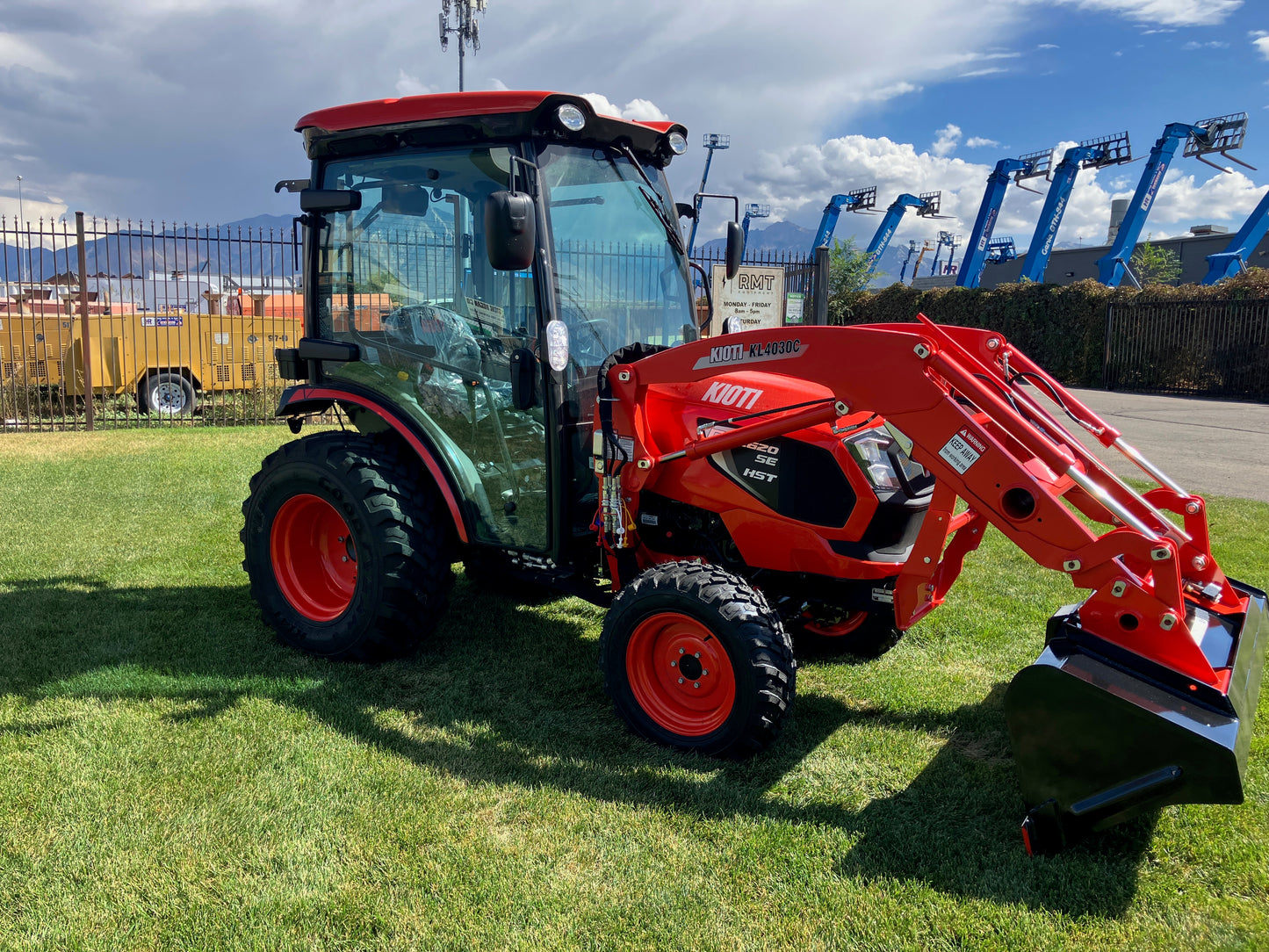 Kioti CK2620SE Cab