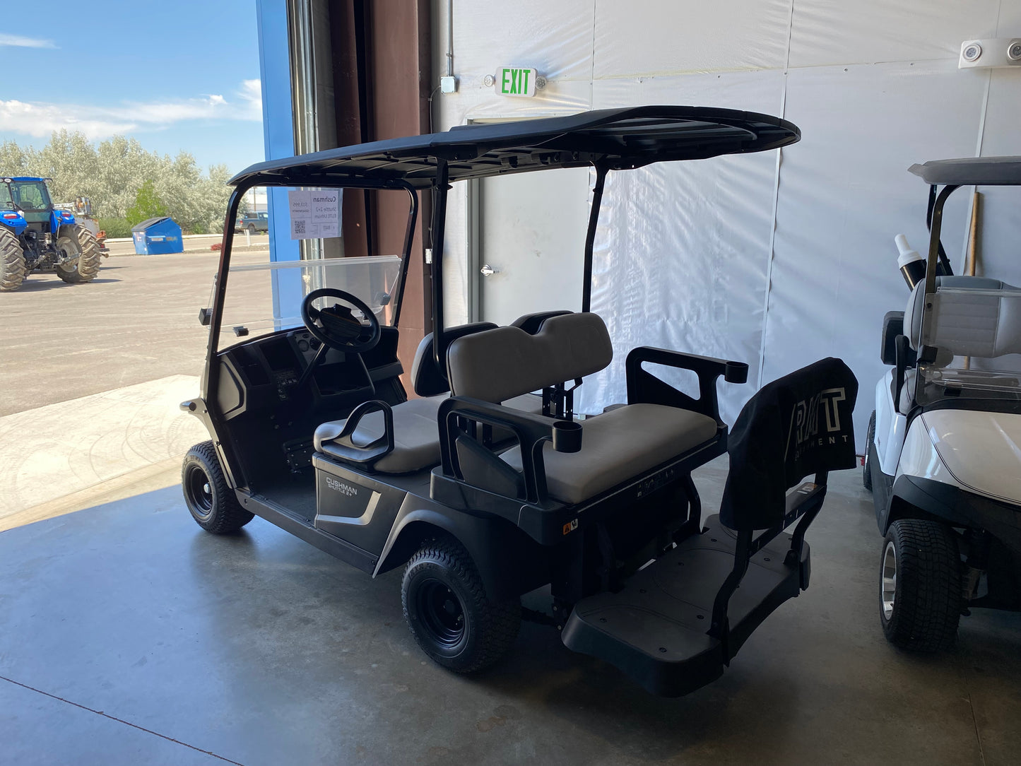 Cushman Shuttle 2+2