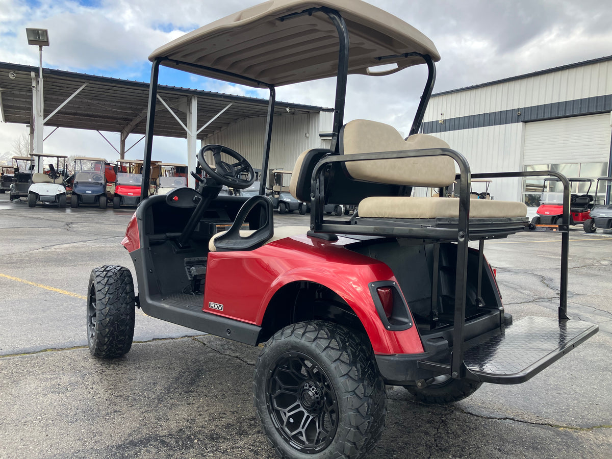 2018 EZGO RXV GOLF CART - Gas