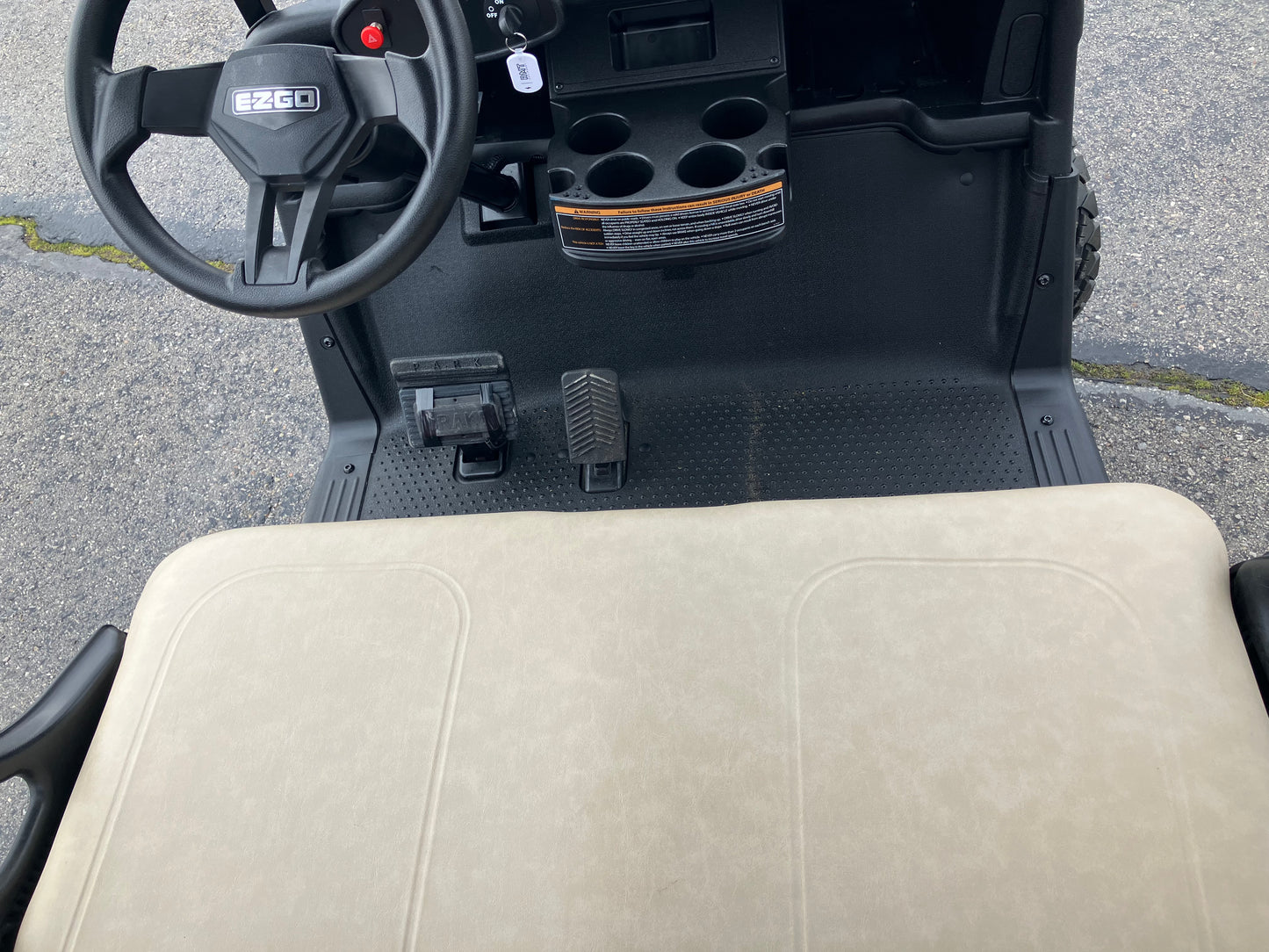 2018 EZGO RXV GOLF CART - Gas