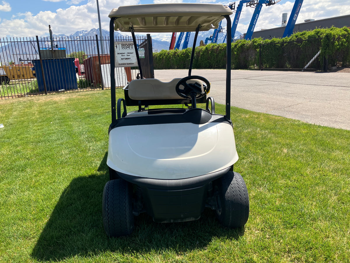EZGO RXV ELITE GOLF CART WITH CARGO BOX