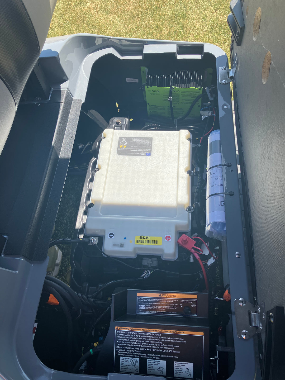 2025 EZGO EXPRESS 6 LIFTED GOLF CART