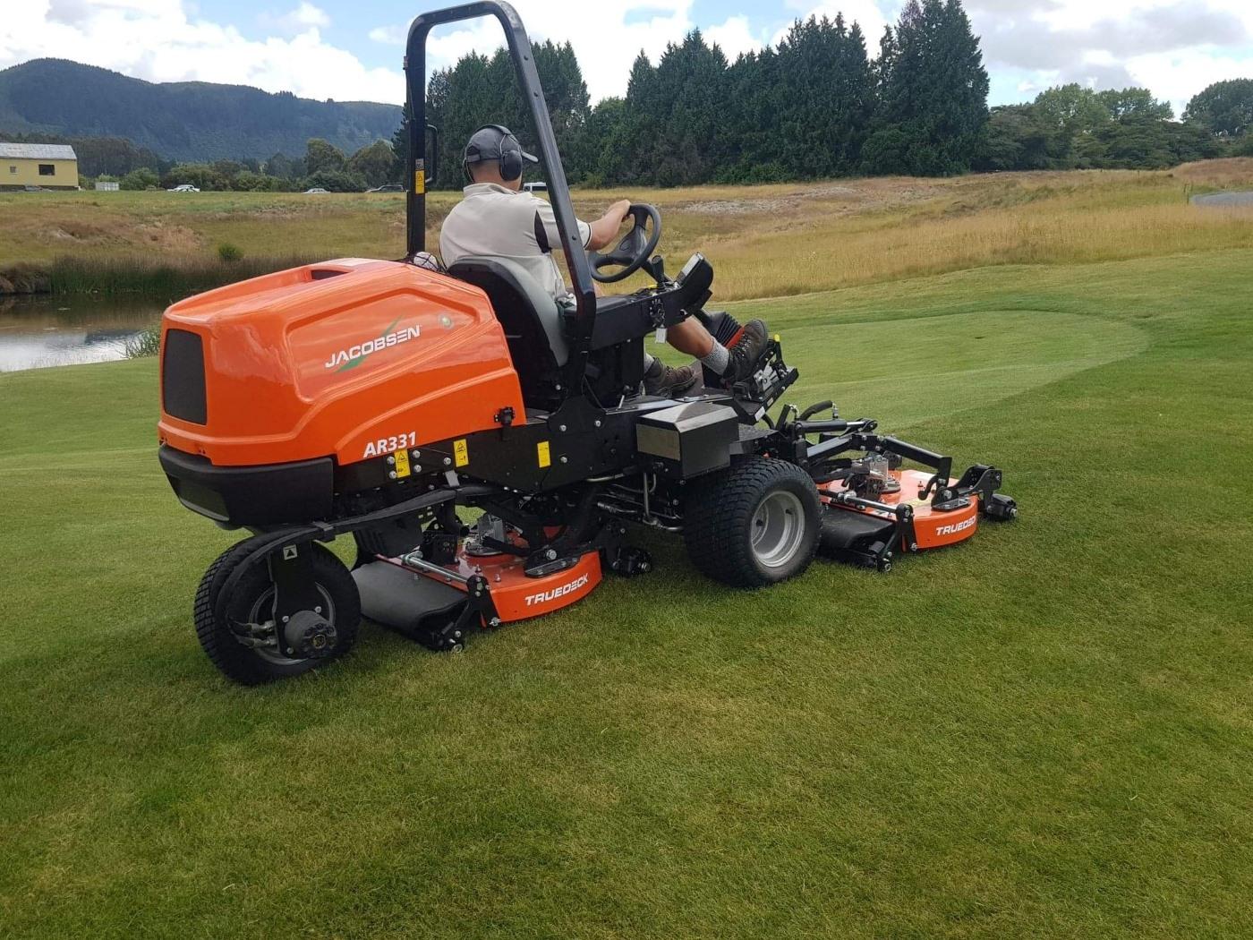 Jacobsen AR331 Side-Shifting Rotary Mower