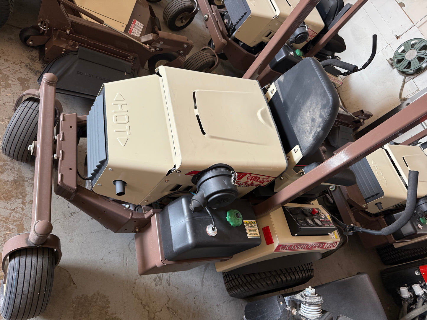 Grasshopper 725DT W/25 HP DIESEL ENGINE