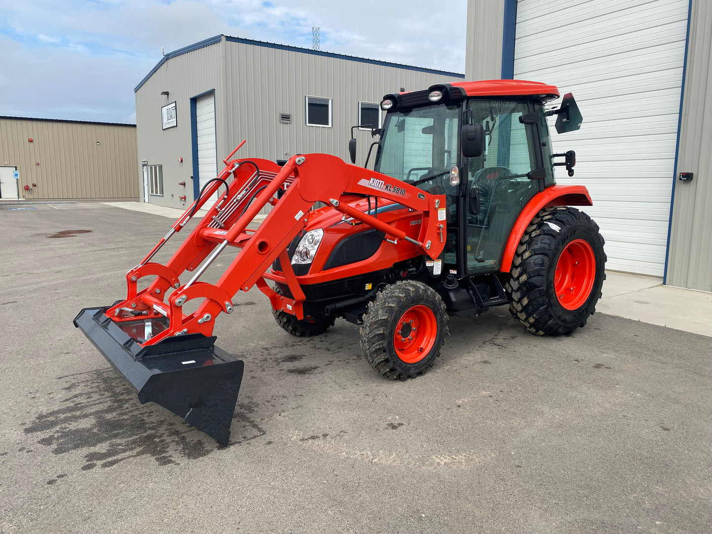 KIOTI NS4710HCB 1.9% LOW RATE FINANCING AVAILIBLE