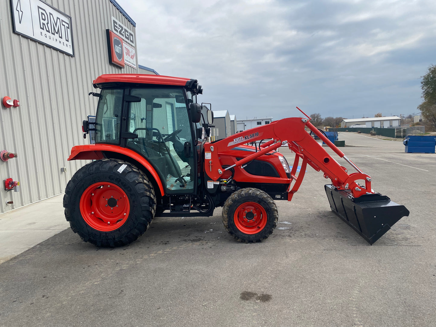 KIOTI NS4710HCB 1.9% LOW RATE FINANCING AVAILIBLE