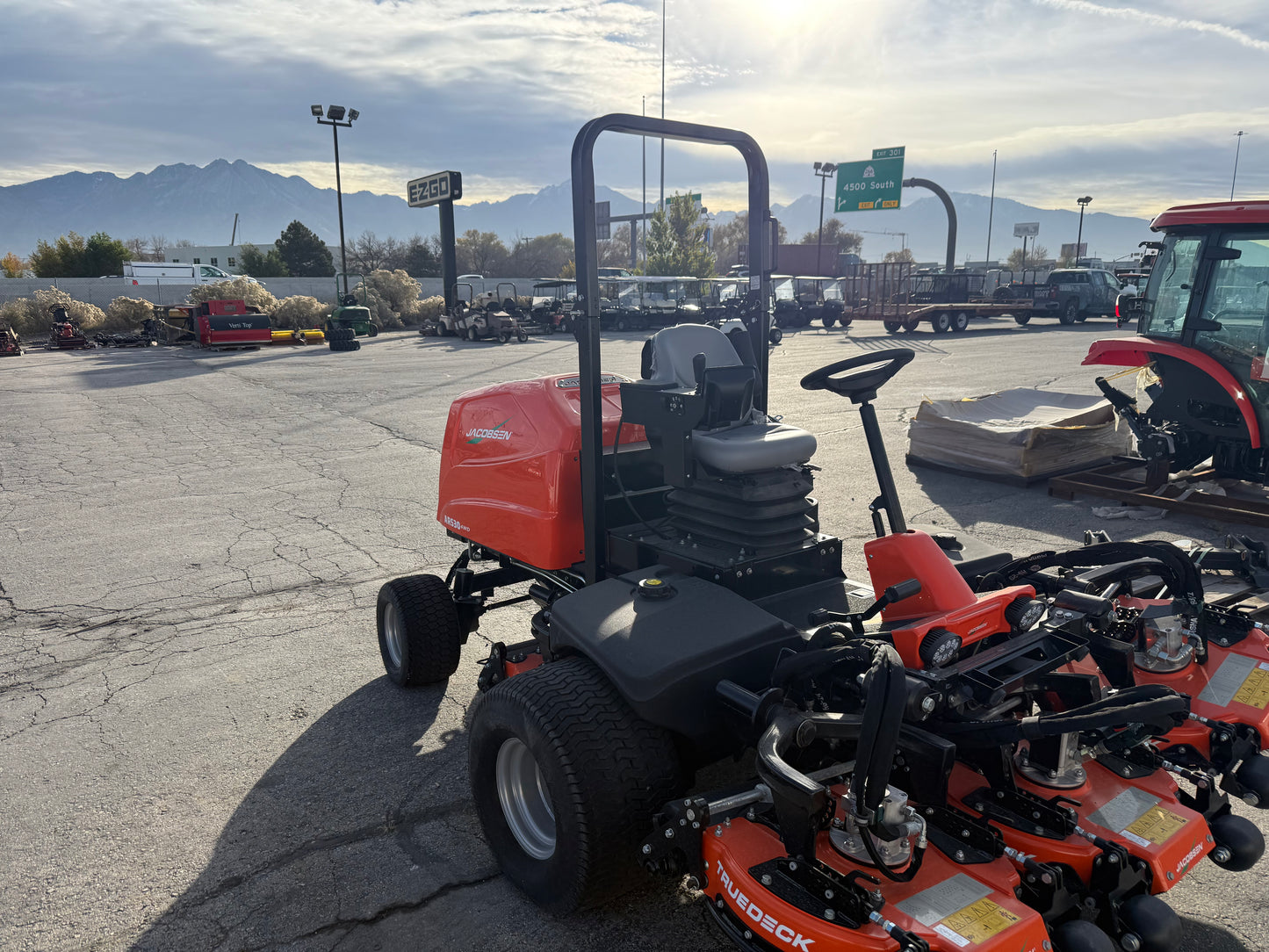 Jacobsen AR530 Articulated Contour Rotary Mower