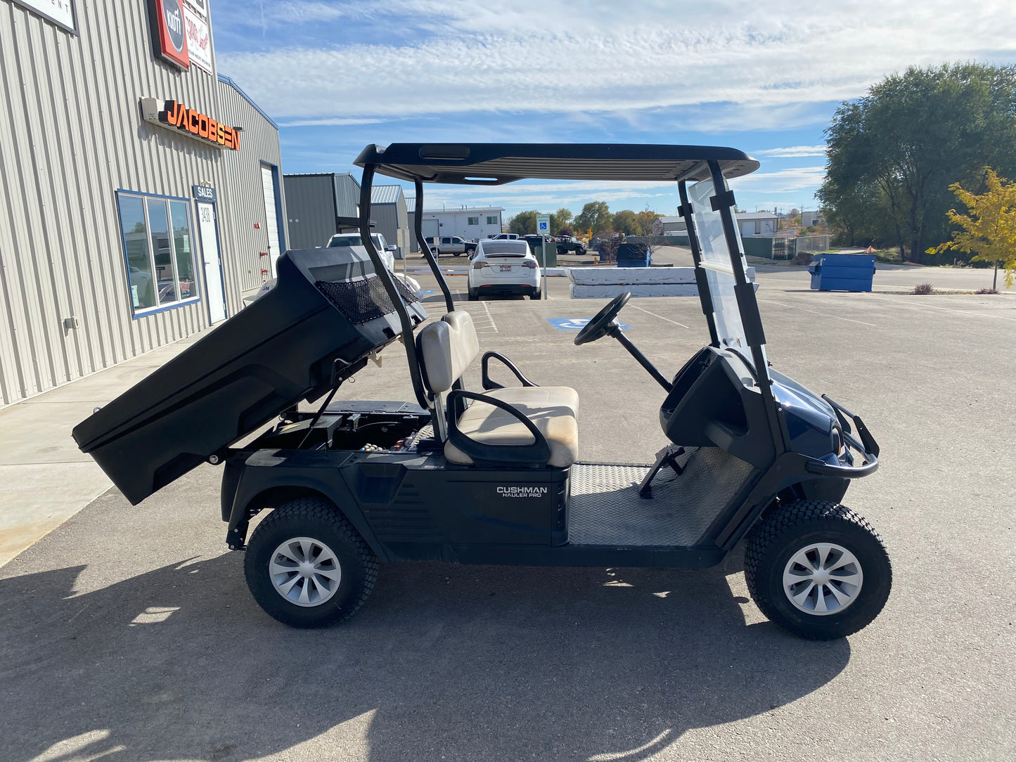 2023 CUSHMAN HAULER/ DUMP BED-NEW BATTERIES