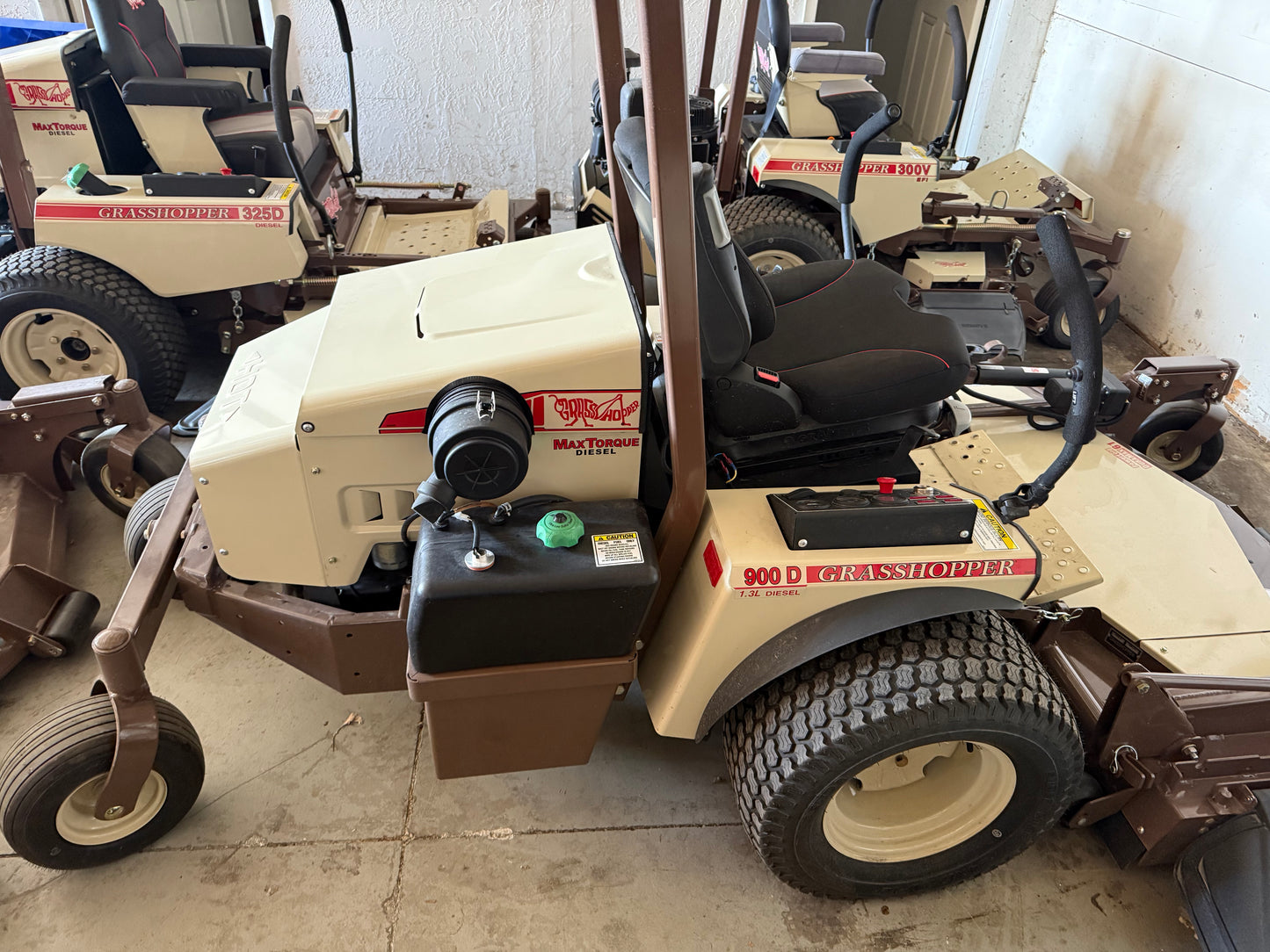 Grasshopper 900DL 1.3L POWER UNIT - 61" SD ROTARY DECK W/POWER FOLD