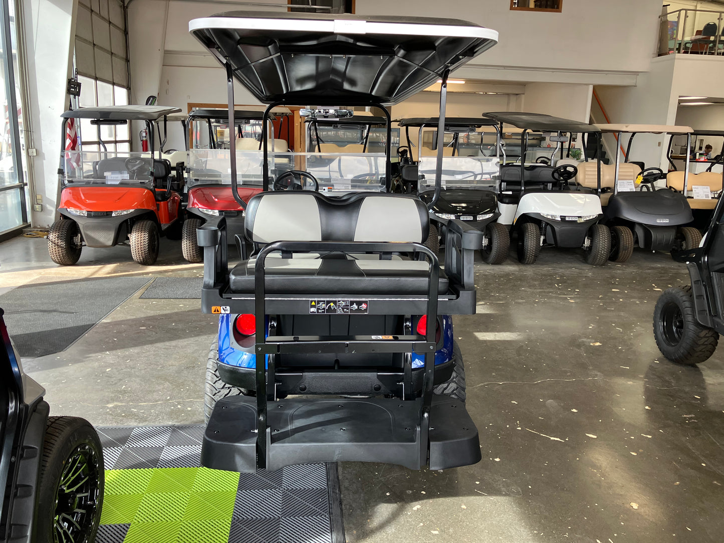 2025 EZGO EXPRESS 6
