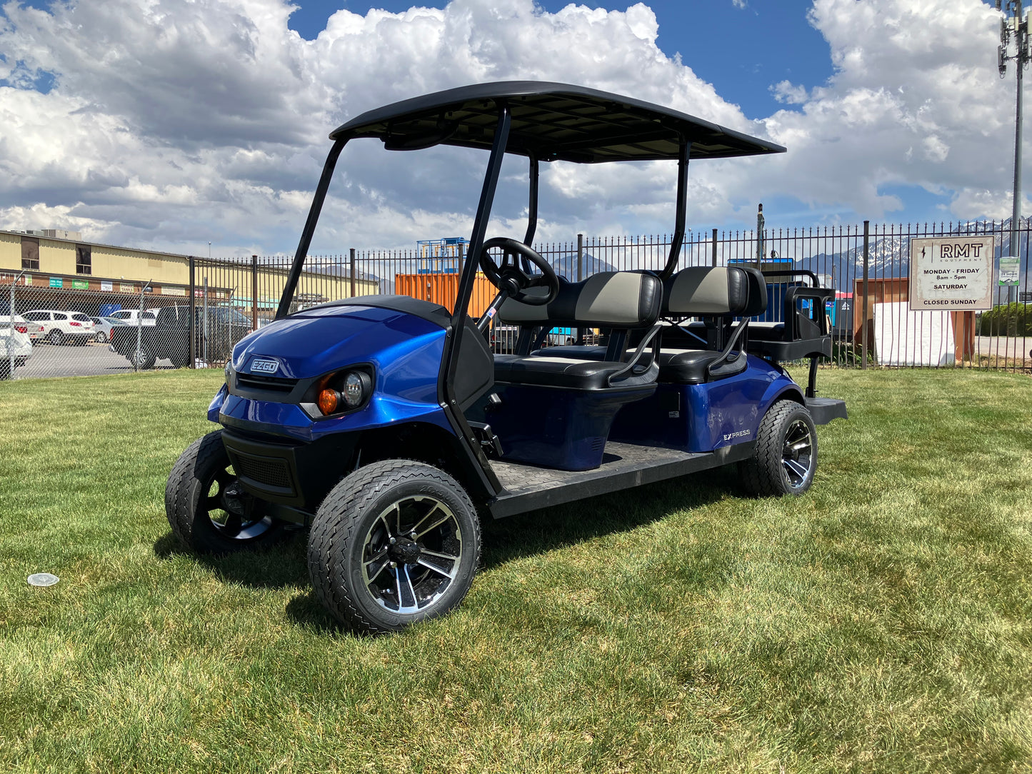 SOLD - 2025 EZGO EXPRESS 6 gas