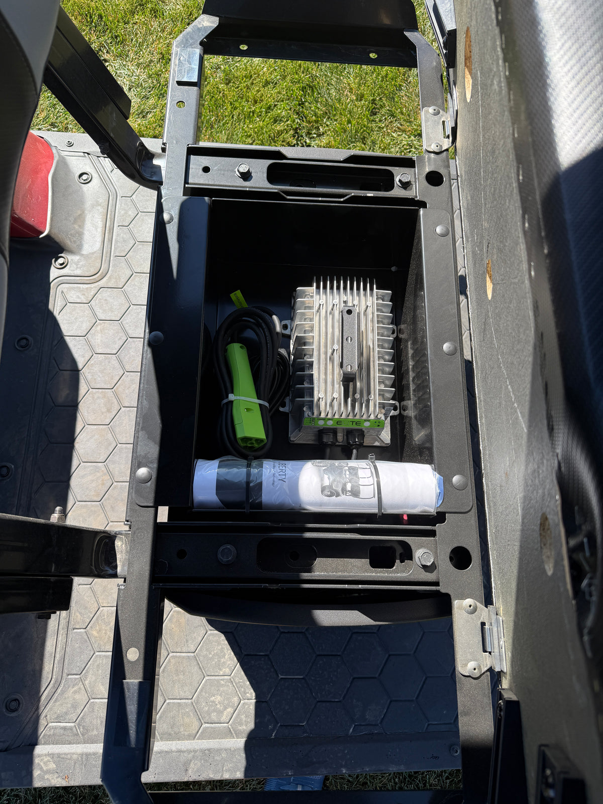 2025 E-Z-GO Liberty ELiTE Lithium – Flame Red