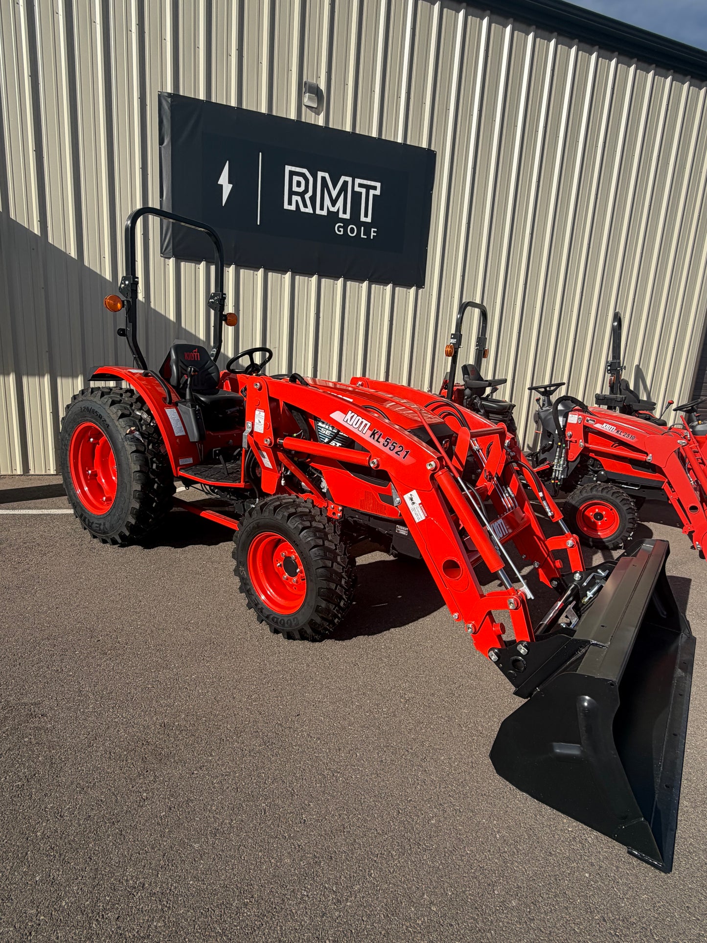 KIOTI DK5320SE HST **0% FINANCING AVAILABLE**