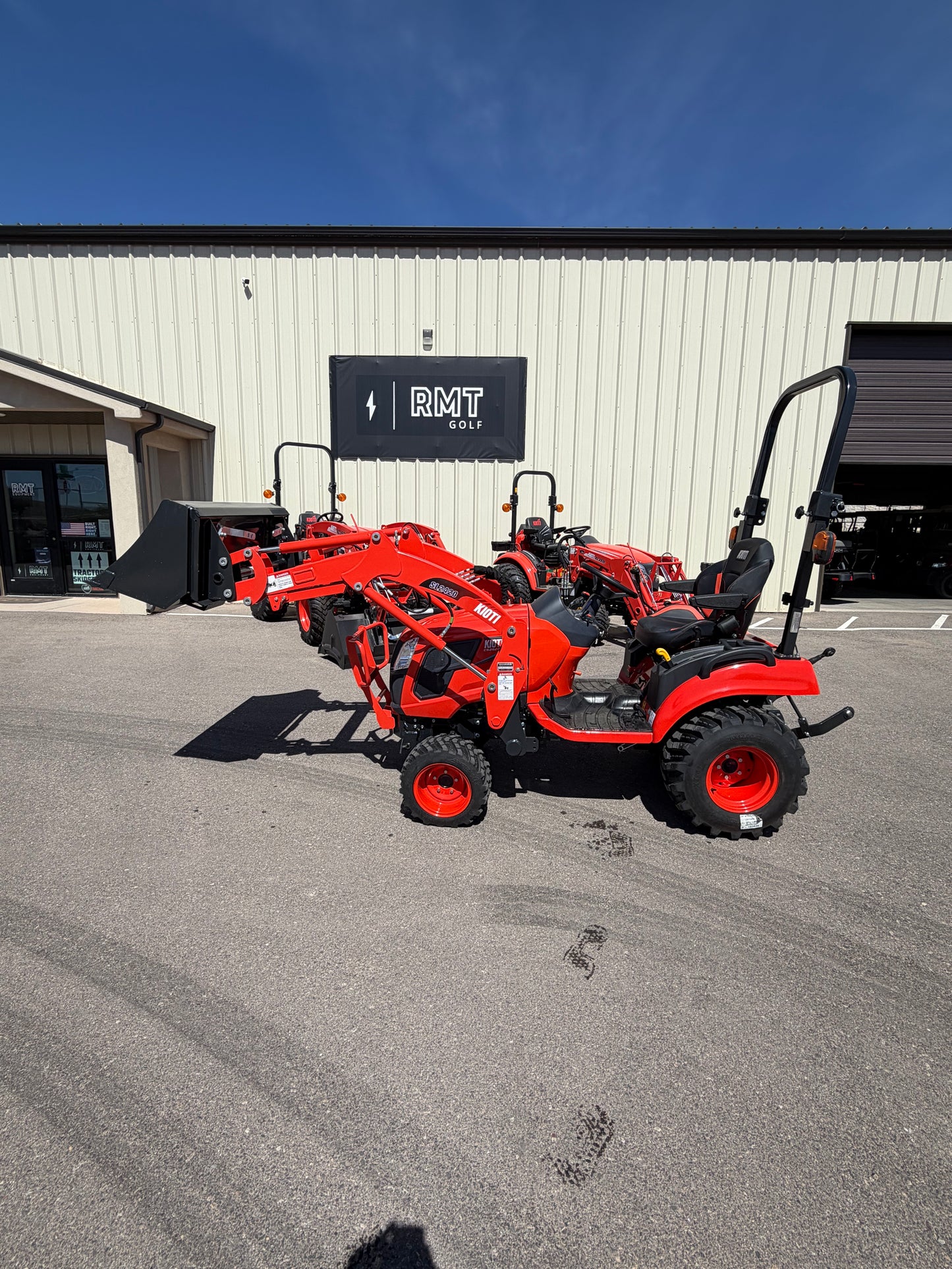 #4 New KIOTI CS2520H Tractor **0% FINANCING AVAILABLE**