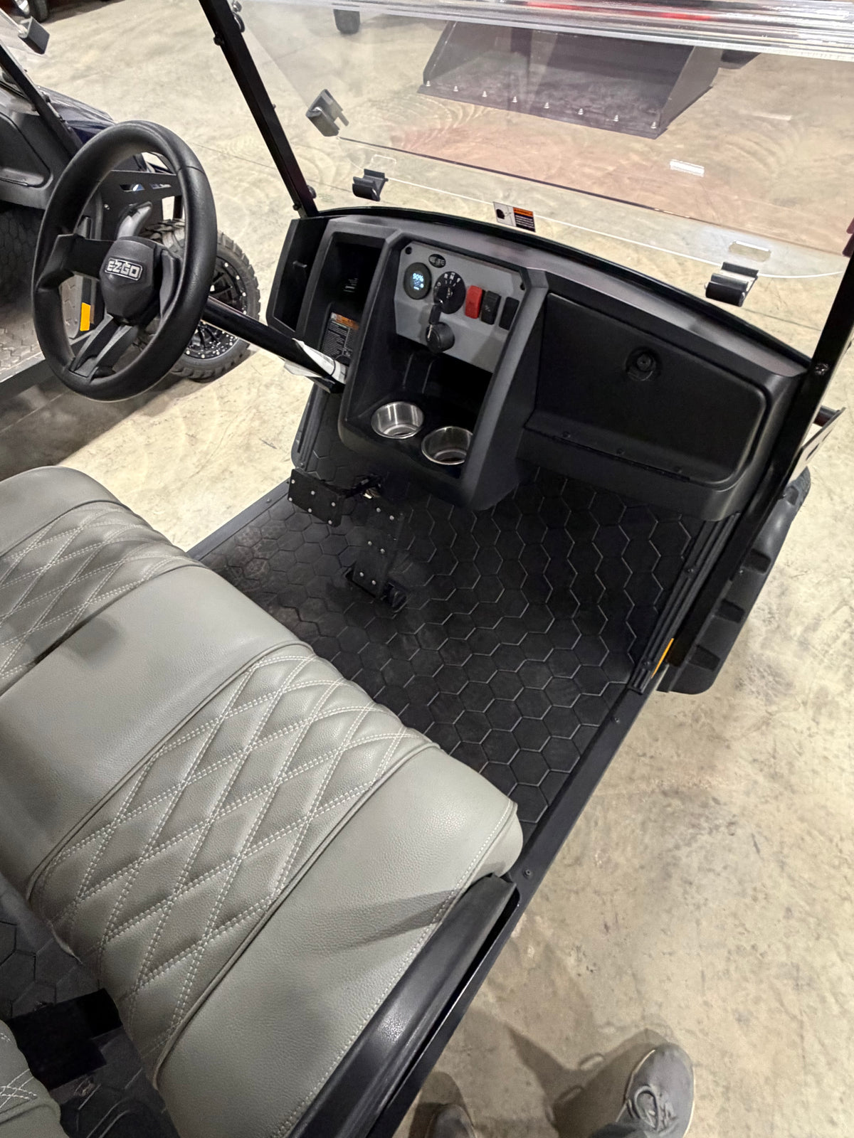 #6 2025 EZGO LIBERTY ELiTE Lithium Golf Cart