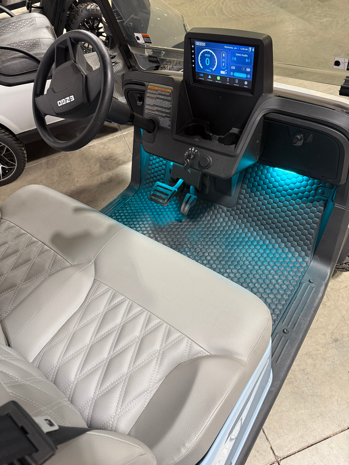 2026 EZGO RXV 4 Elite Golf Cart