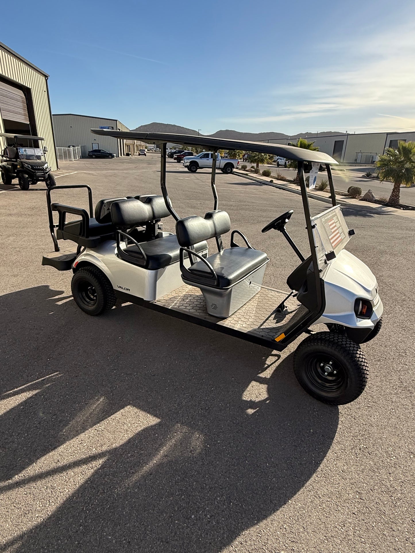 New 2025 EZ-GO Valor 6 Golf Cart