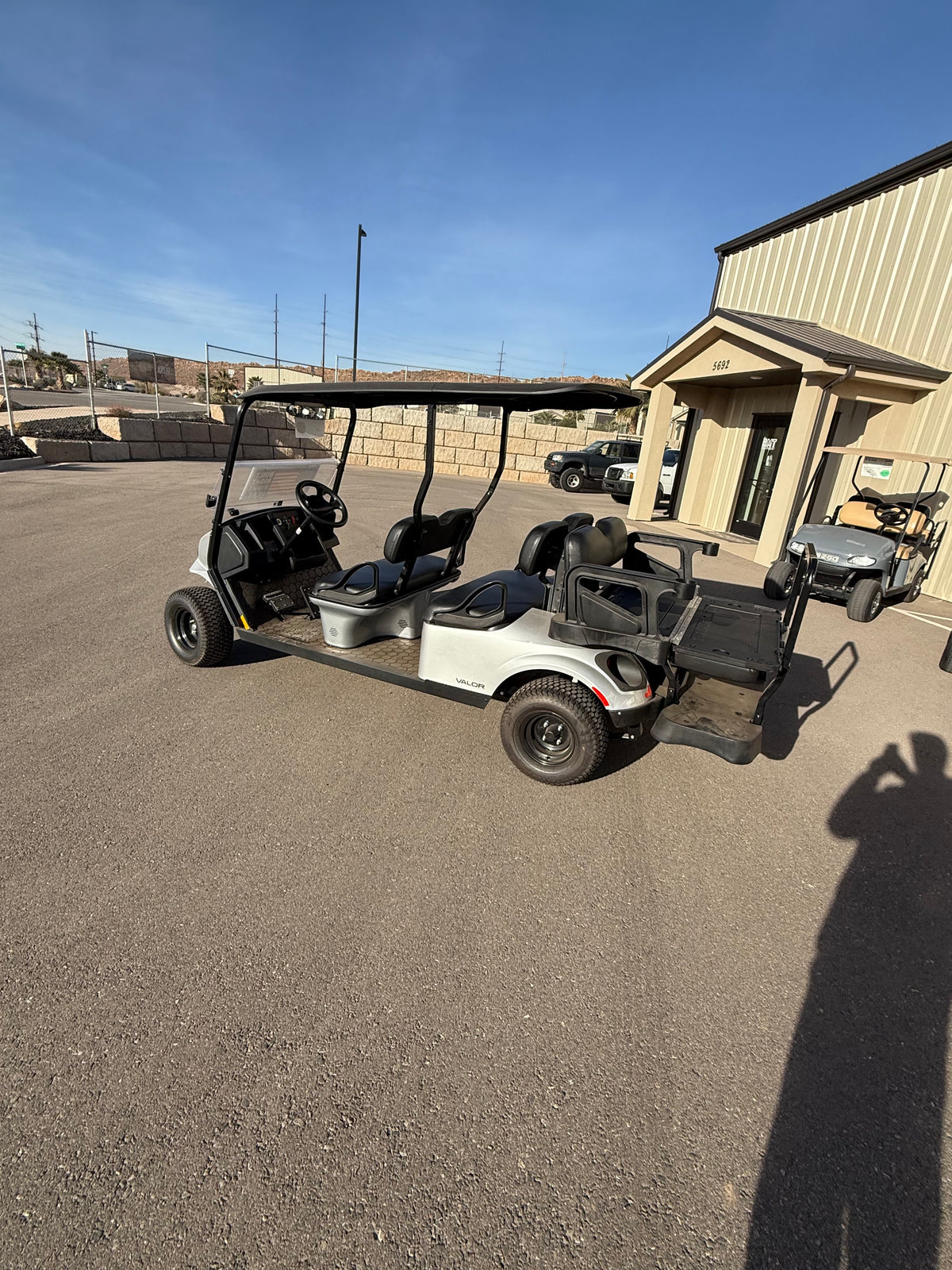 New 2025 EZ-GO Valor 6 Golf Cart