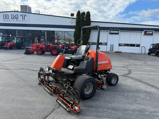 LF550 LIGHTWEIGHT FAIRWAY MOWER 44.9HP