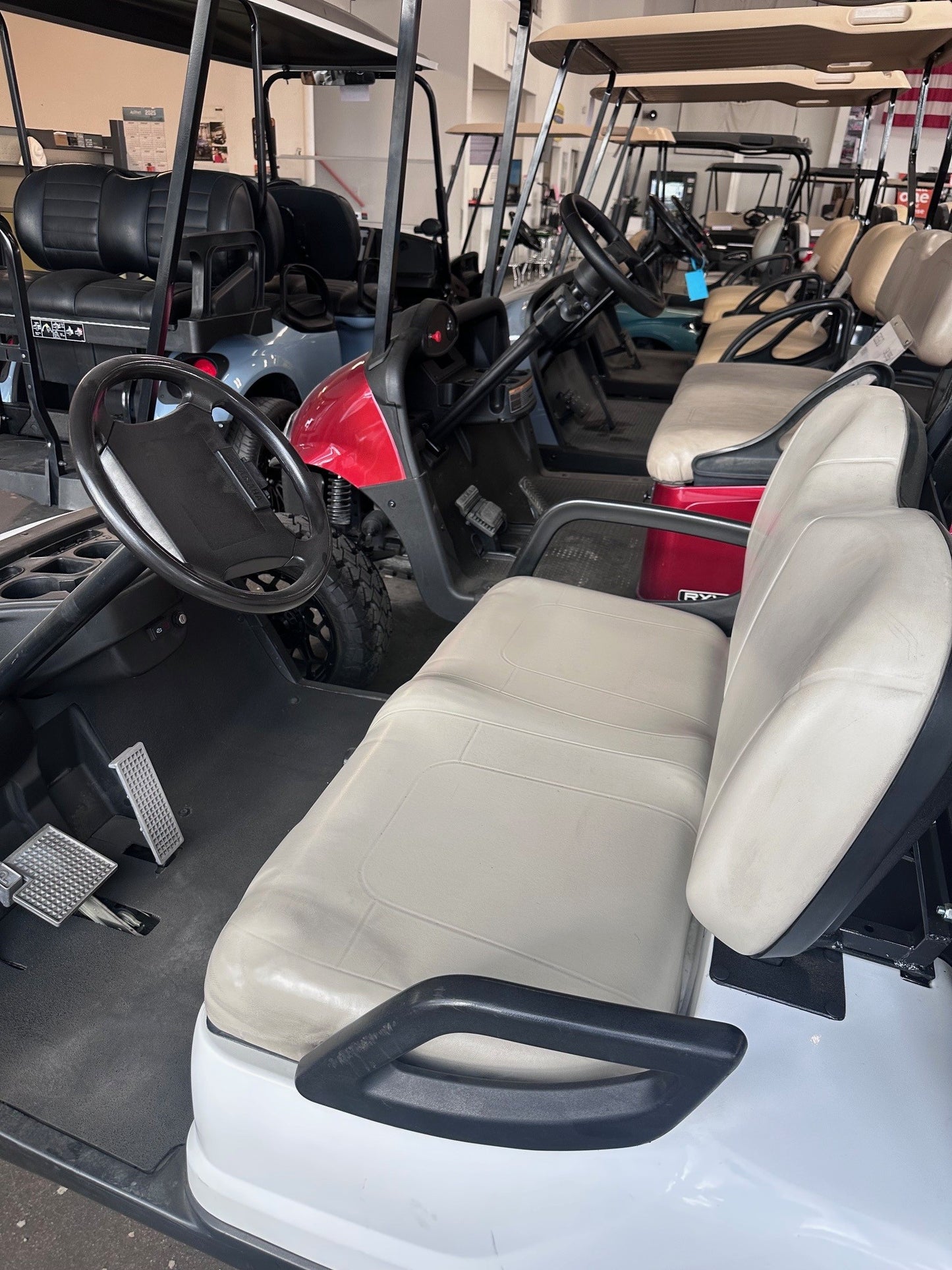 2015 YAMAHA G29 Drive EFI Gas GOLF CART with rear facing bench seat