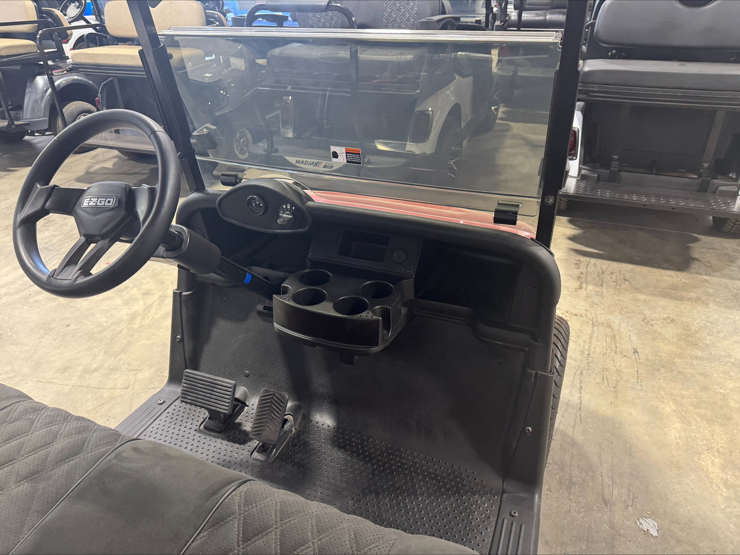 2018 EZGO RXV ELiTE w/ MadJax Apex body kit